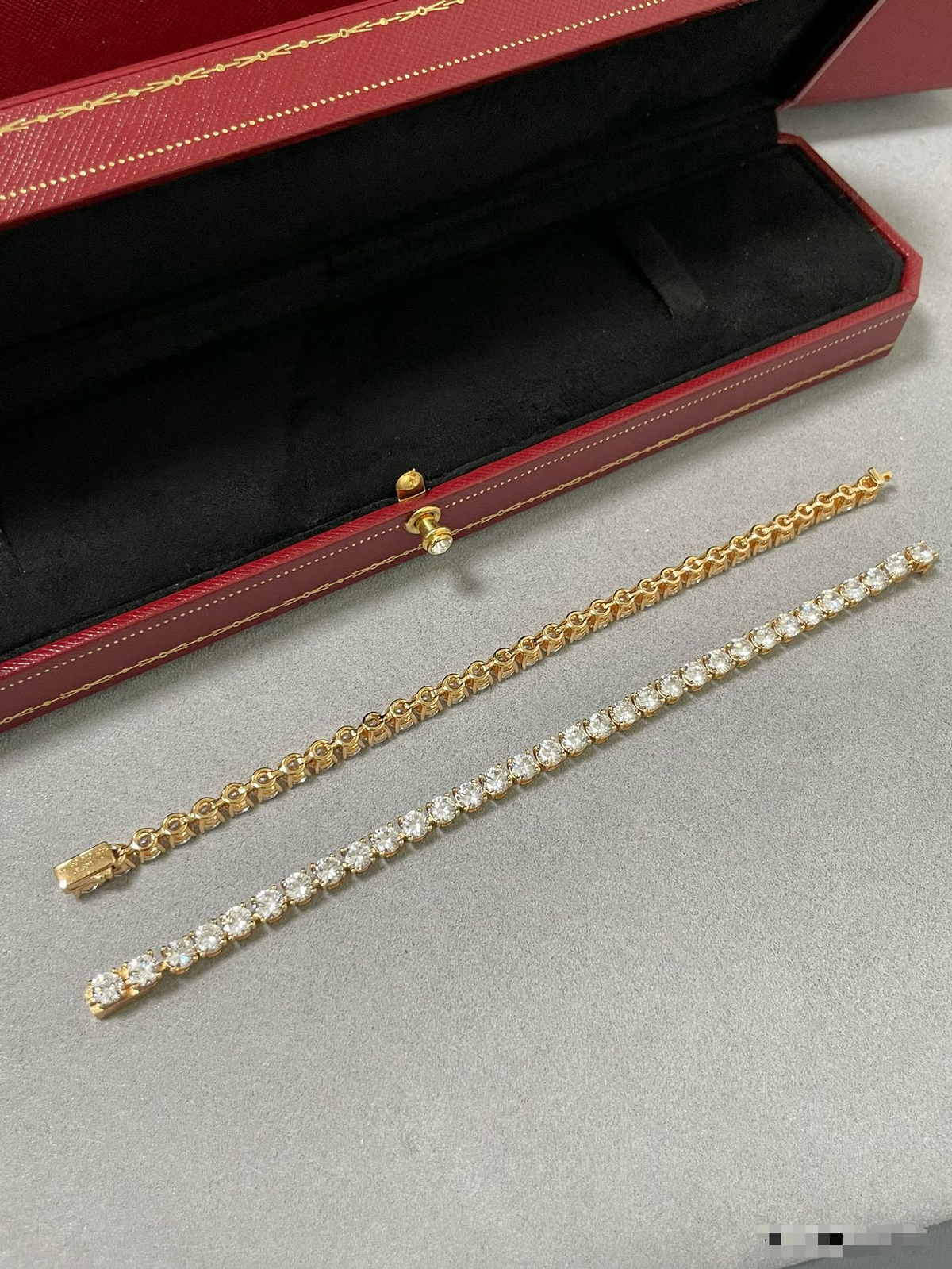 [Triumph Jewelry]TENNIS BRACELET WITH FULL DIAMOND SETTING