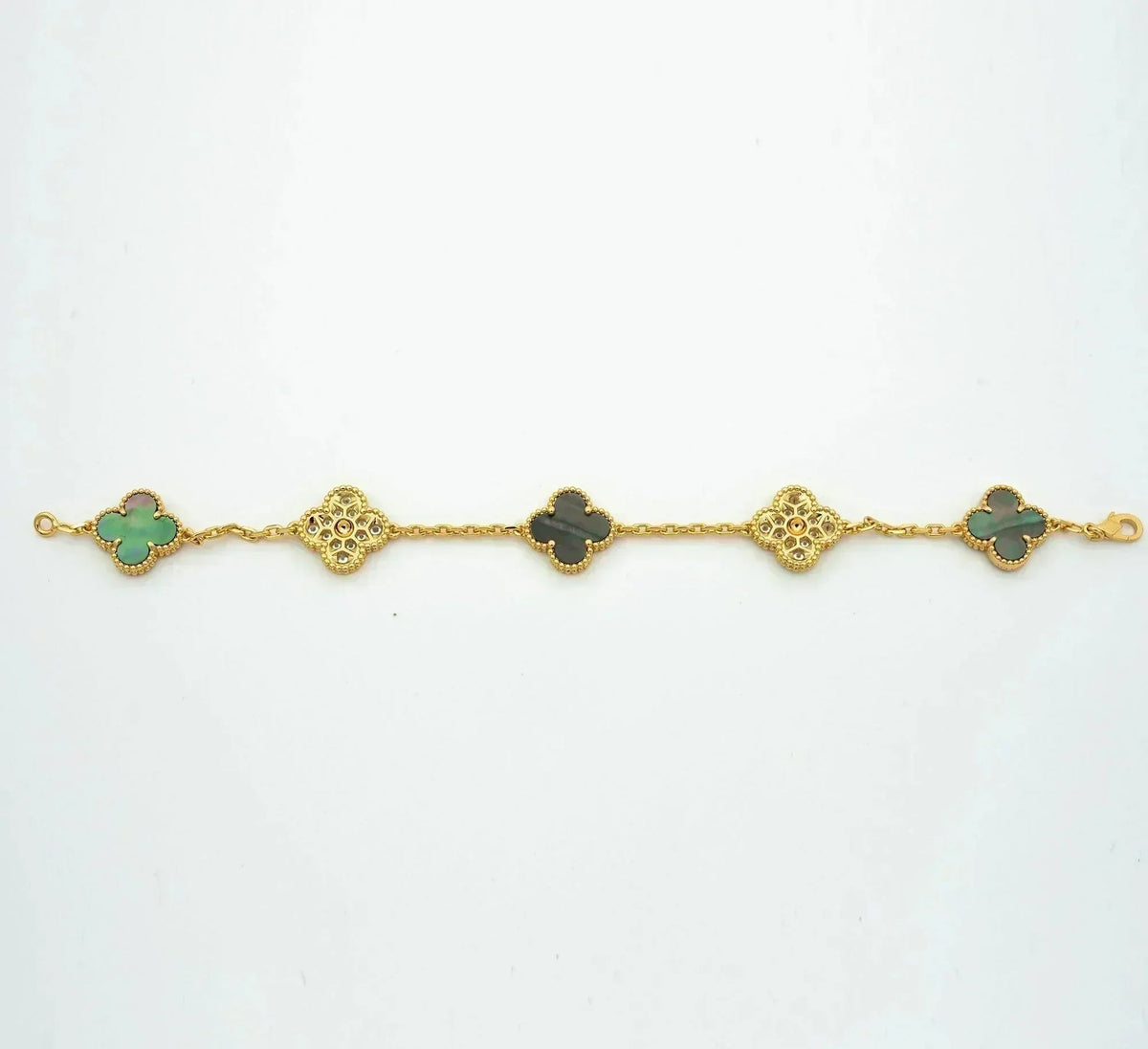 [Triumph Jewelry] CLOVER 5 MOTIF GRAY MOP BRACELET COLLECTION