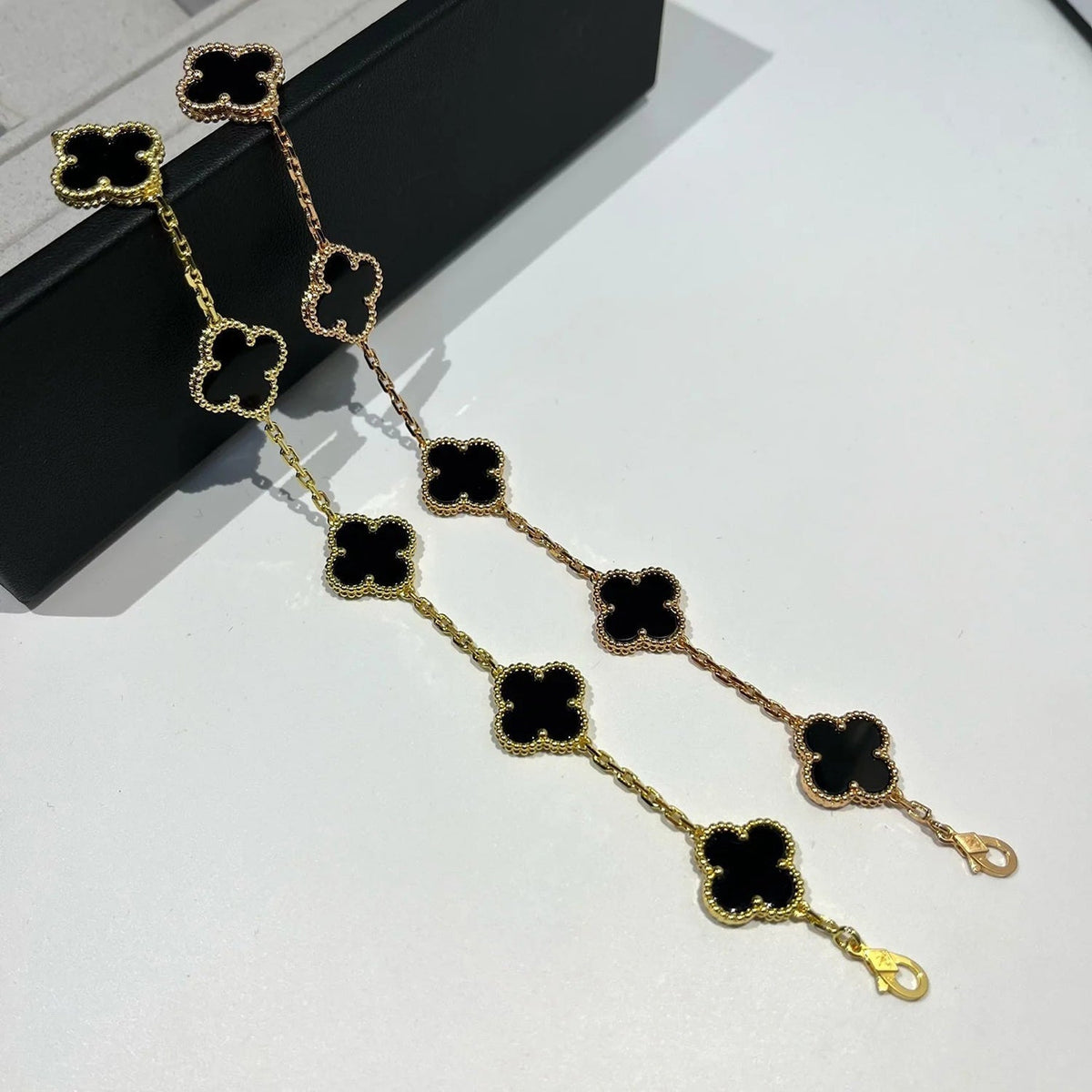 [Triumph Jewelry] CLOVER 5 MOTIF ONYXS BRACELET COLLECTION
