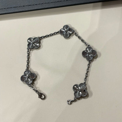 [Triumph Jewelry]CLOVER 5 MOTIF BLACK BRACELET