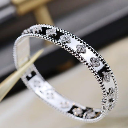 [Triumph Jewelry]CLOVER BRACELET 8MM DIAMONDS