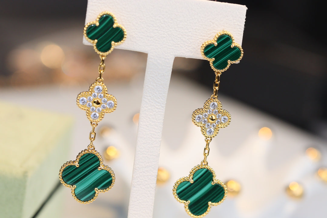 [Triumph Jewelry]CLOVER EARRINGS GOLD MALACHITE DIAMOND 3 MOTIF