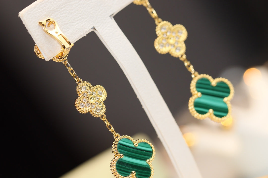 [Triumph Jewelry]CLOVER EARRINGS GOLD MALACHITE DIAMOND 3 MOTIF