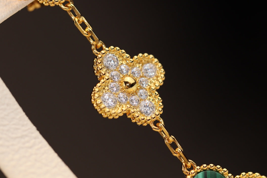 [Triumph Jewelry]CLOVER EARRINGS GOLD MALACHITE DIAMOND 3 MOTIF