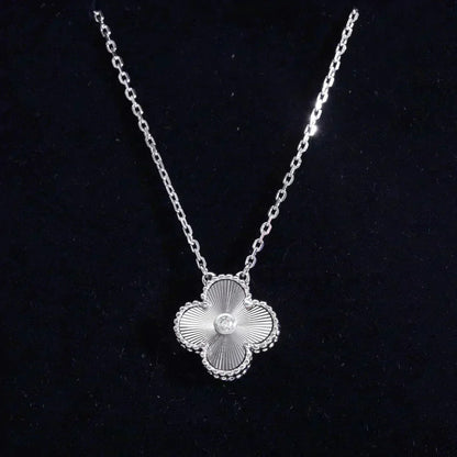 [Triumph Jewelry]CLOVER  15MM DIAMOND LASER NECKLACE SILVER