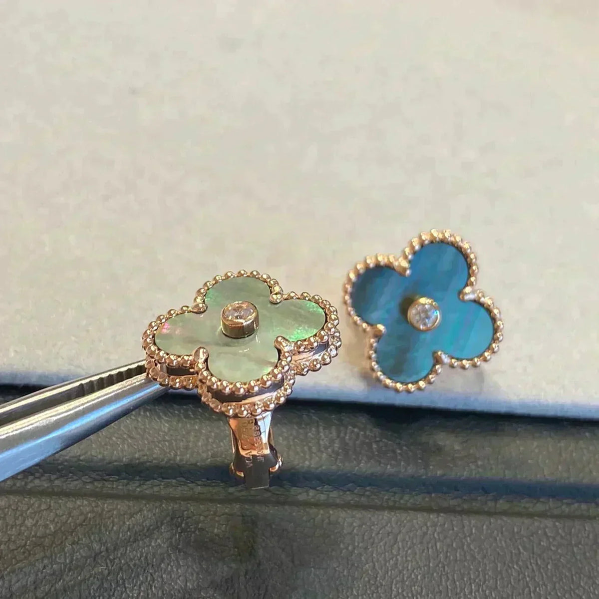 [Triumph Jewelry]CLOVER MEDIUM 1 MOTIFS GRAY MOP  DIAMOND EARRINGS