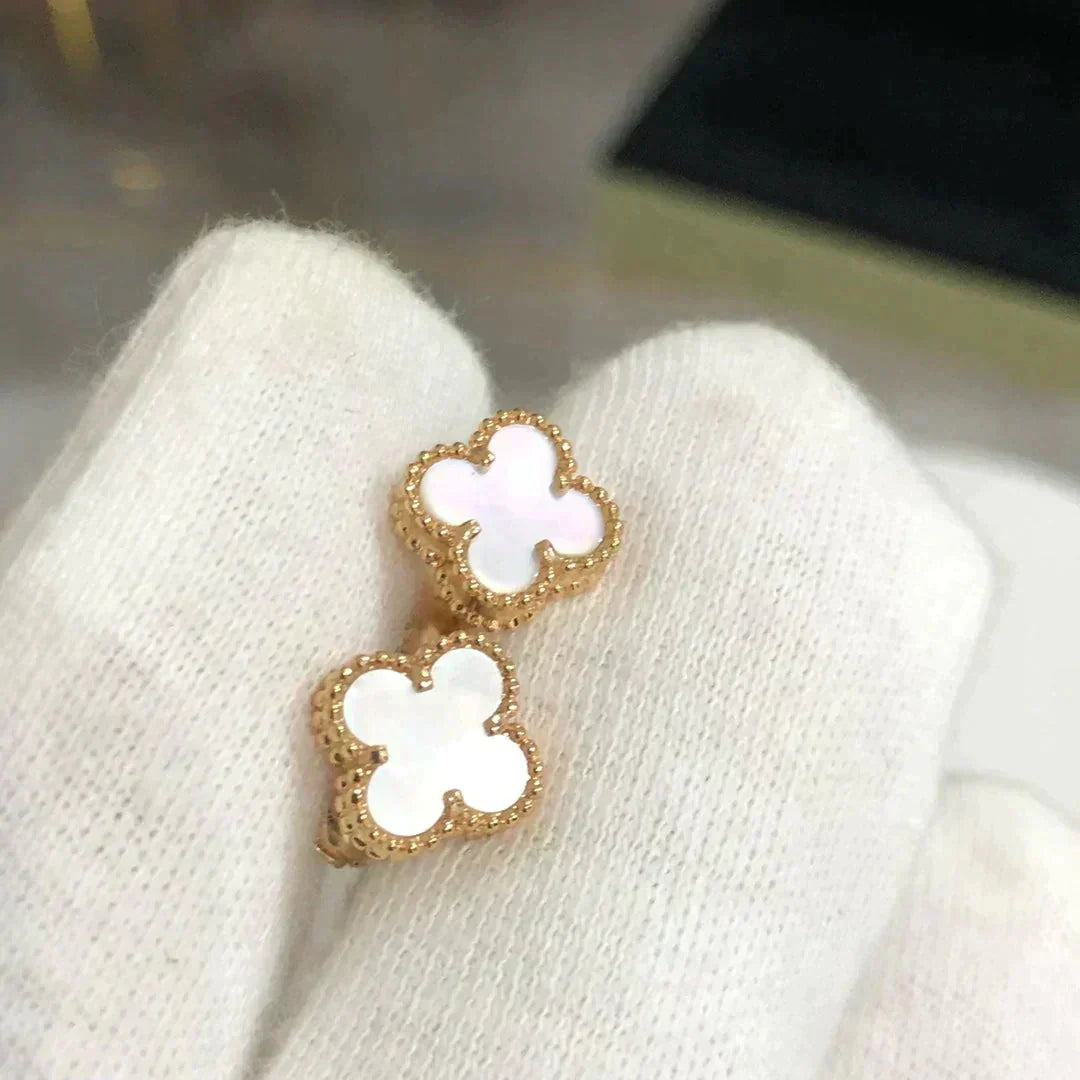 [Triumph Jewelry]CLOVER MINI 9.5MM WHITE MOP EARRINGS