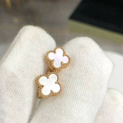[Triumph Jewelry]CLOVER MINI 9.5MM WHITE MOP EARRINGS