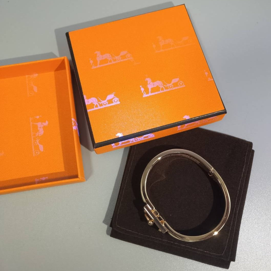 [Triumph Jewelry]H YELLOW BRACELET
