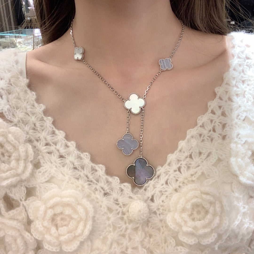 [Triumph Jewelry]CLOVER MOP CHALCEDONY NECKLACE SILVER 6 MOTIF
