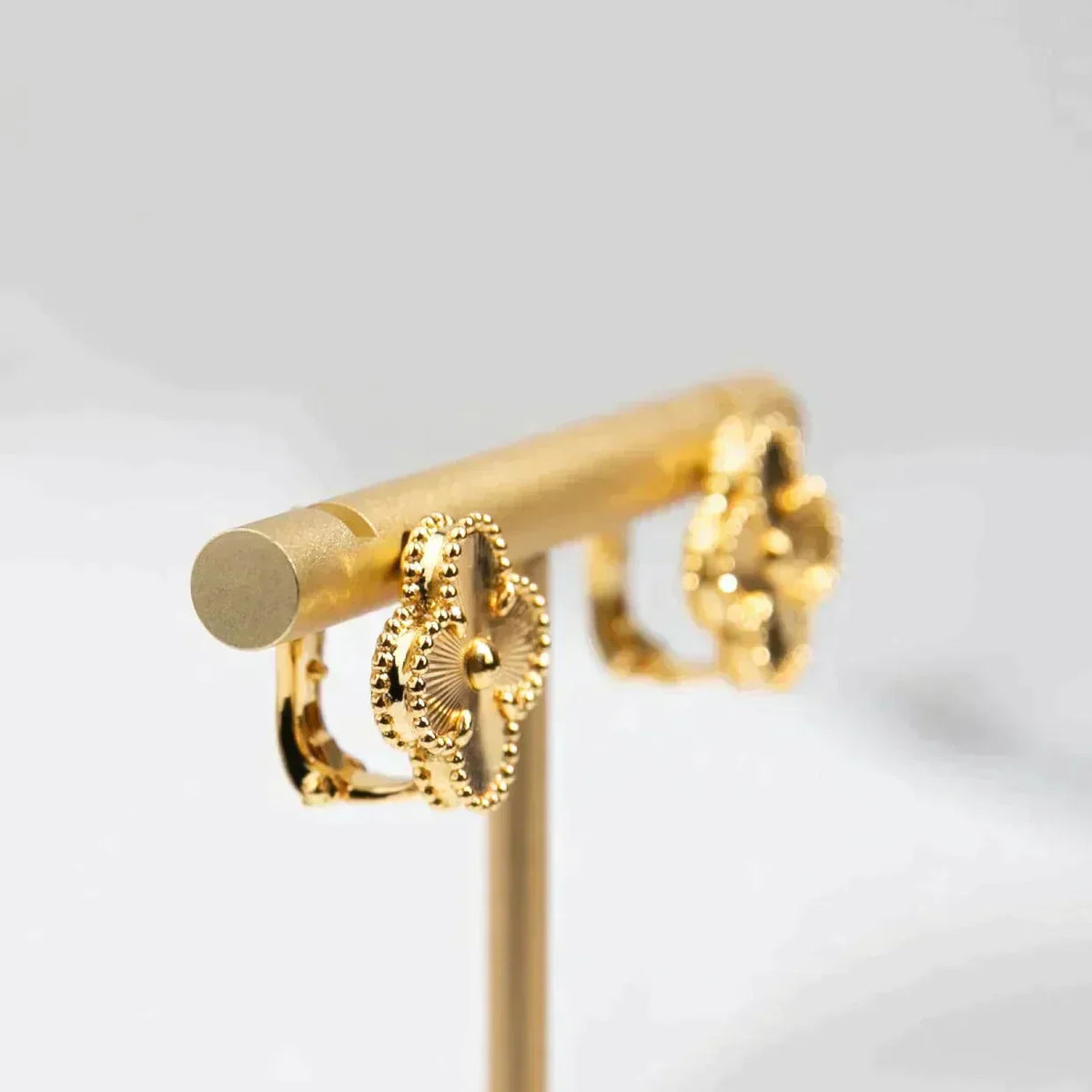 [Triumph Jewelry]CLOVER MEDIUM 1 MOTIFS LASER EARRINGS