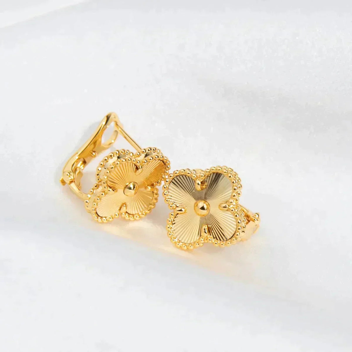 [Triumph Jewelry]CLOVER MEDIUM 1 MOTIFS LASER EARRINGS