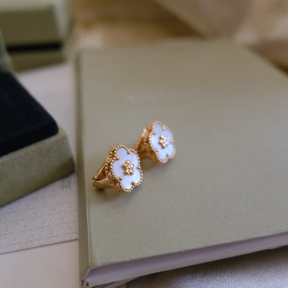 [Triumph Jewelry]LUCKY PINK GOLD WHITE MOP EARRINGS