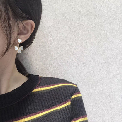 [Triumph Jewelry]CLOVER SWEET WHITE MOP EARRINGS