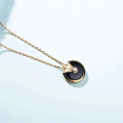 [Triumph Jewelry]AMULETTE GOLD CARNELIAN ONYX NECKLACE