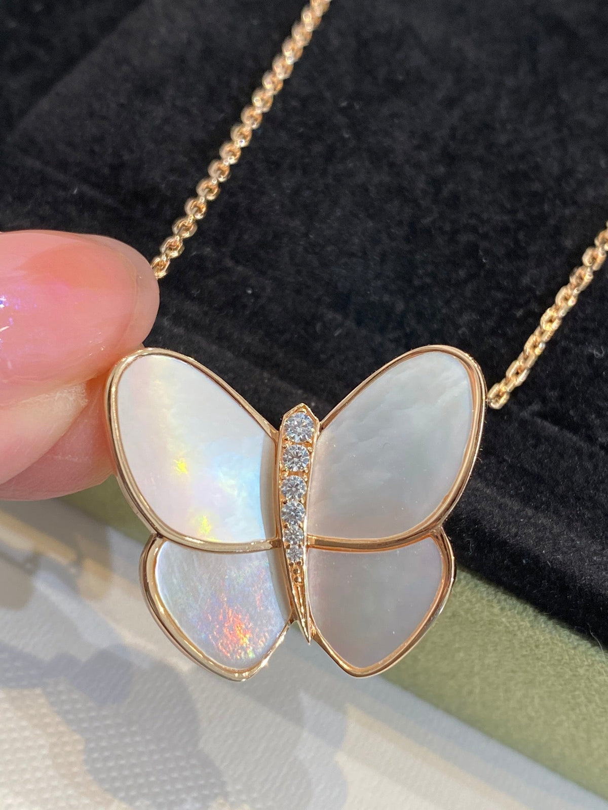 [Triumph Jewelry]BUTTERFLY GOLD MOP DIAMOND NECKLACE