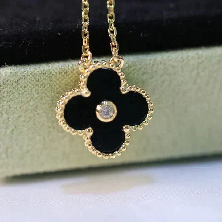 [Triumph Jewelry]CLOVER 15MM DIAMOND ONYX NECKLACE