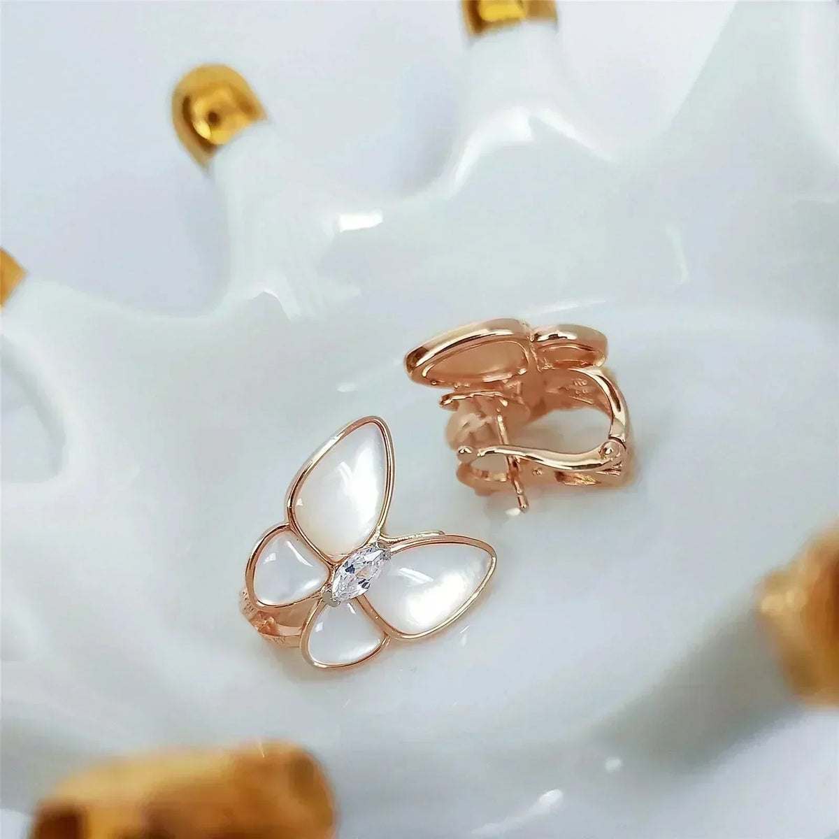 [Triumph Jewelry]BUTTERFLY MOP DIAMOND EARRINGS