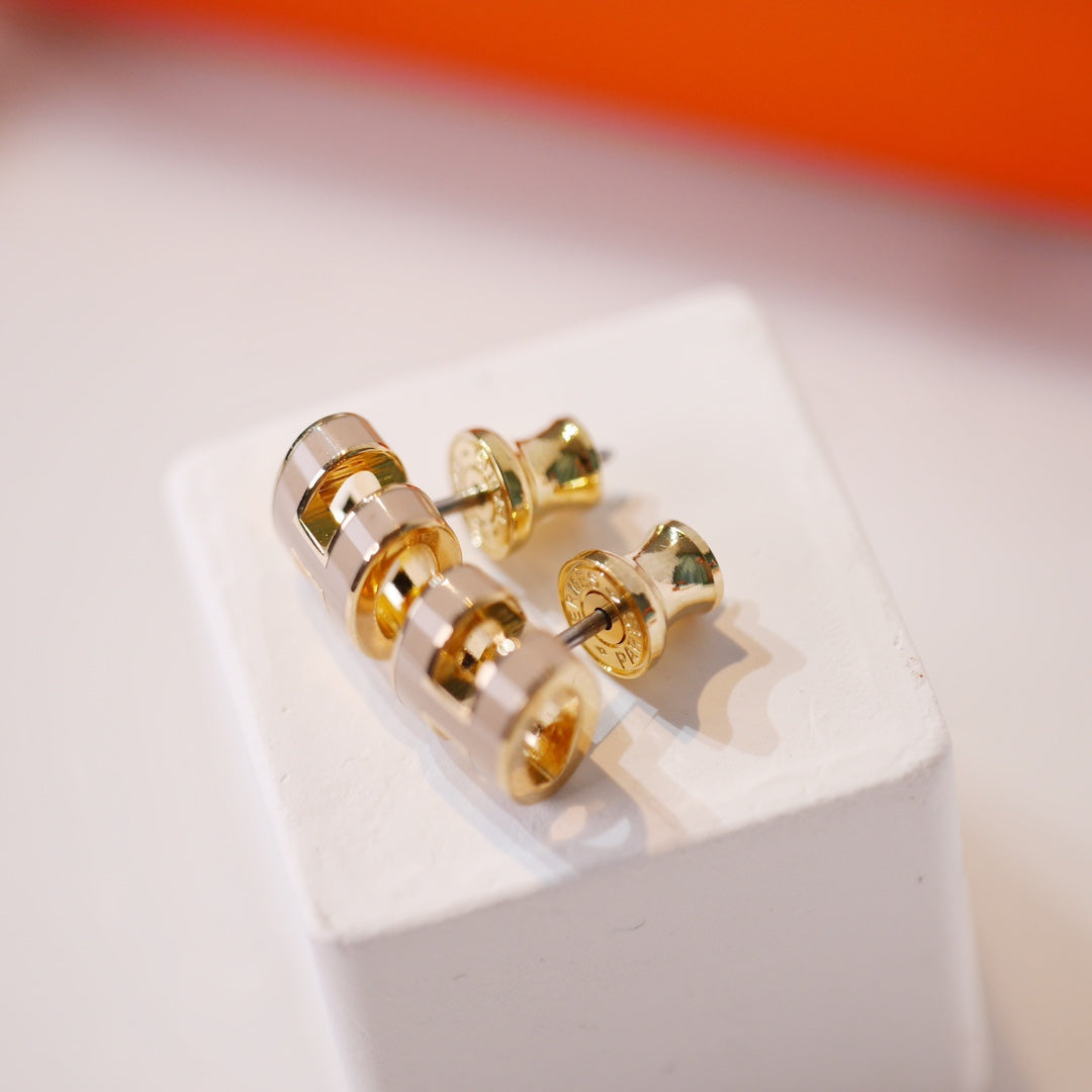 [Triumph Jewelry]MINI POP H GOLD EARRINGS GREY