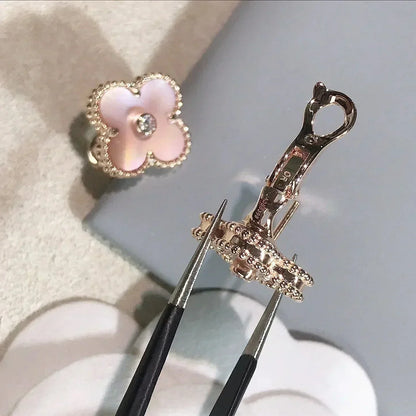 [Triumph Jewelry]CLOVER MEDIUM 1 MOTIFS  PINK MOP DIAMOND EARRINGS