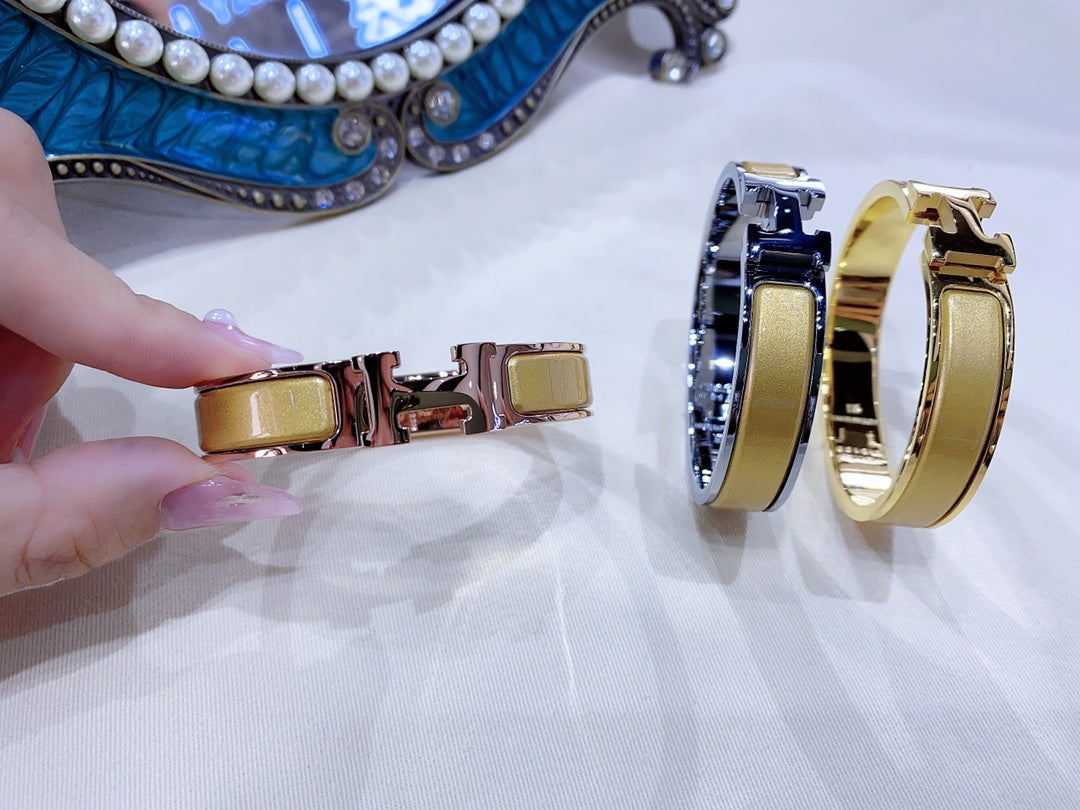 [Triumph Jewelry]H CHAMPAGNE BRACELET