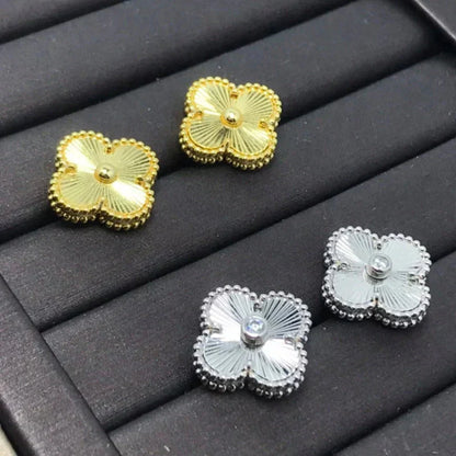 [Triumph Jewelry]CLOVER MINI 9.5MM LASER EARRINGS