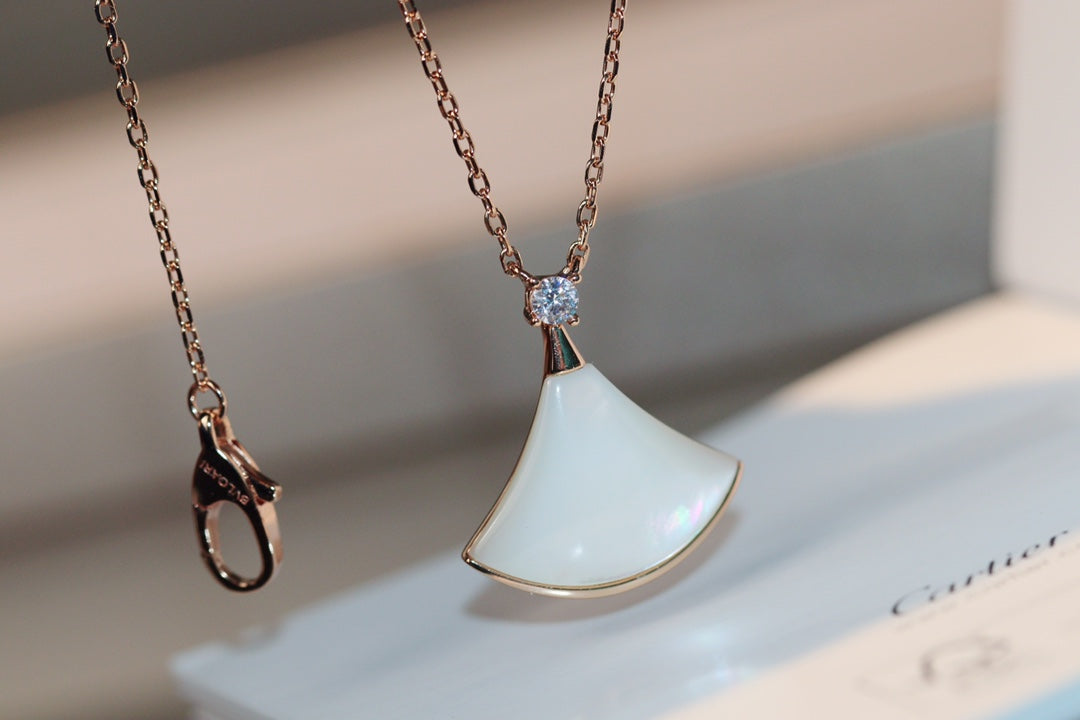 [Triumph Jewelry]DREAM NECKLACE WHITE MOP PINK GOLD 1 DIAMOND
