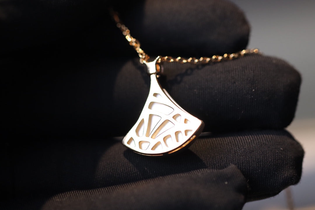 [Triumph Jewelry]DREAM NECKLACE WHITE MOP PINK GOLD 1 DIAMOND
