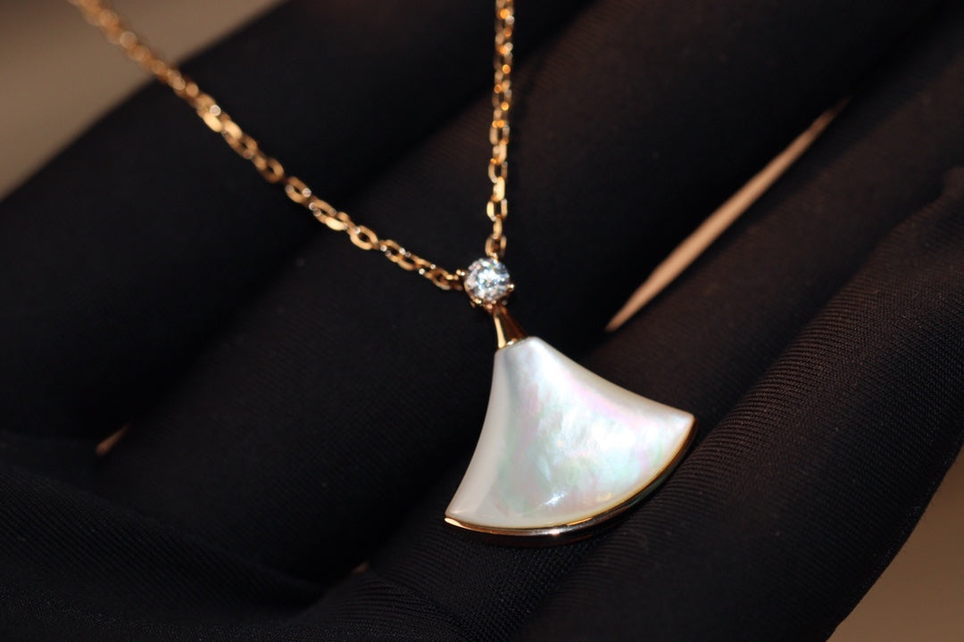 [Triumph Jewelry]DREAM NECKLACE WHITE MOP PINK GOLD 1 DIAMOND
