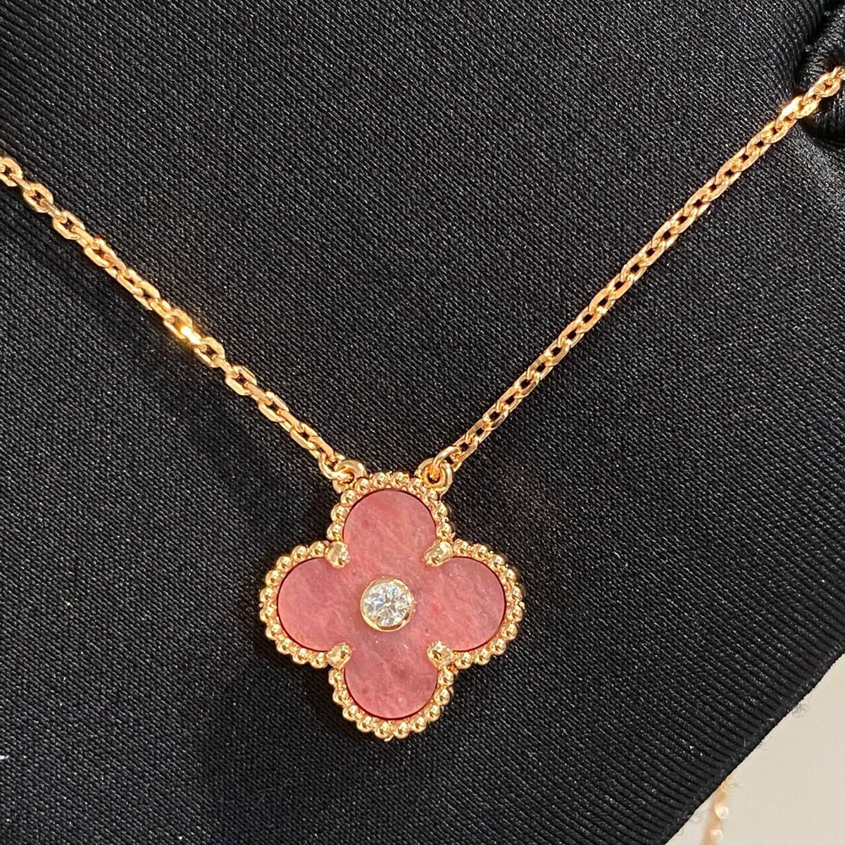 [Triumph Jewelry]CLOVER 15MM DIAMOND RHODONITE NECKLACE