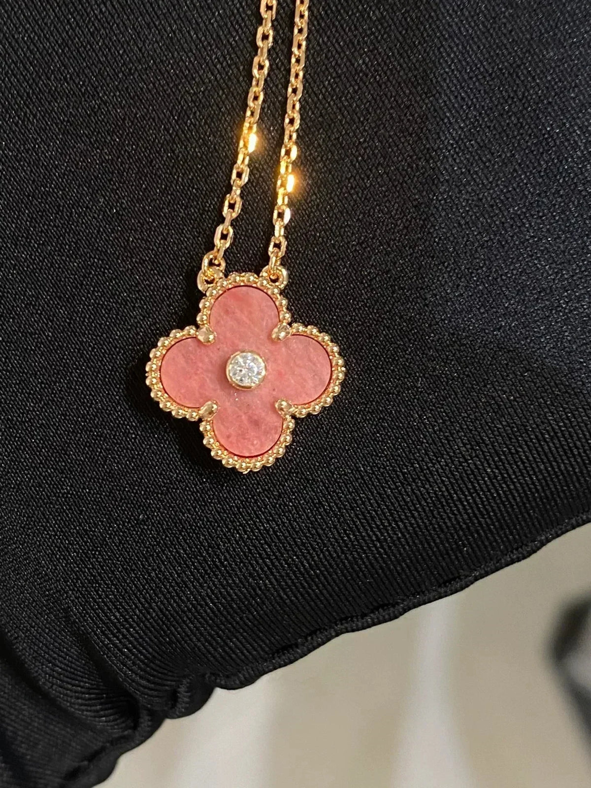 [Triumph Jewelry]CLOVER 15MM DIAMOND RHODONITE NECKLACE