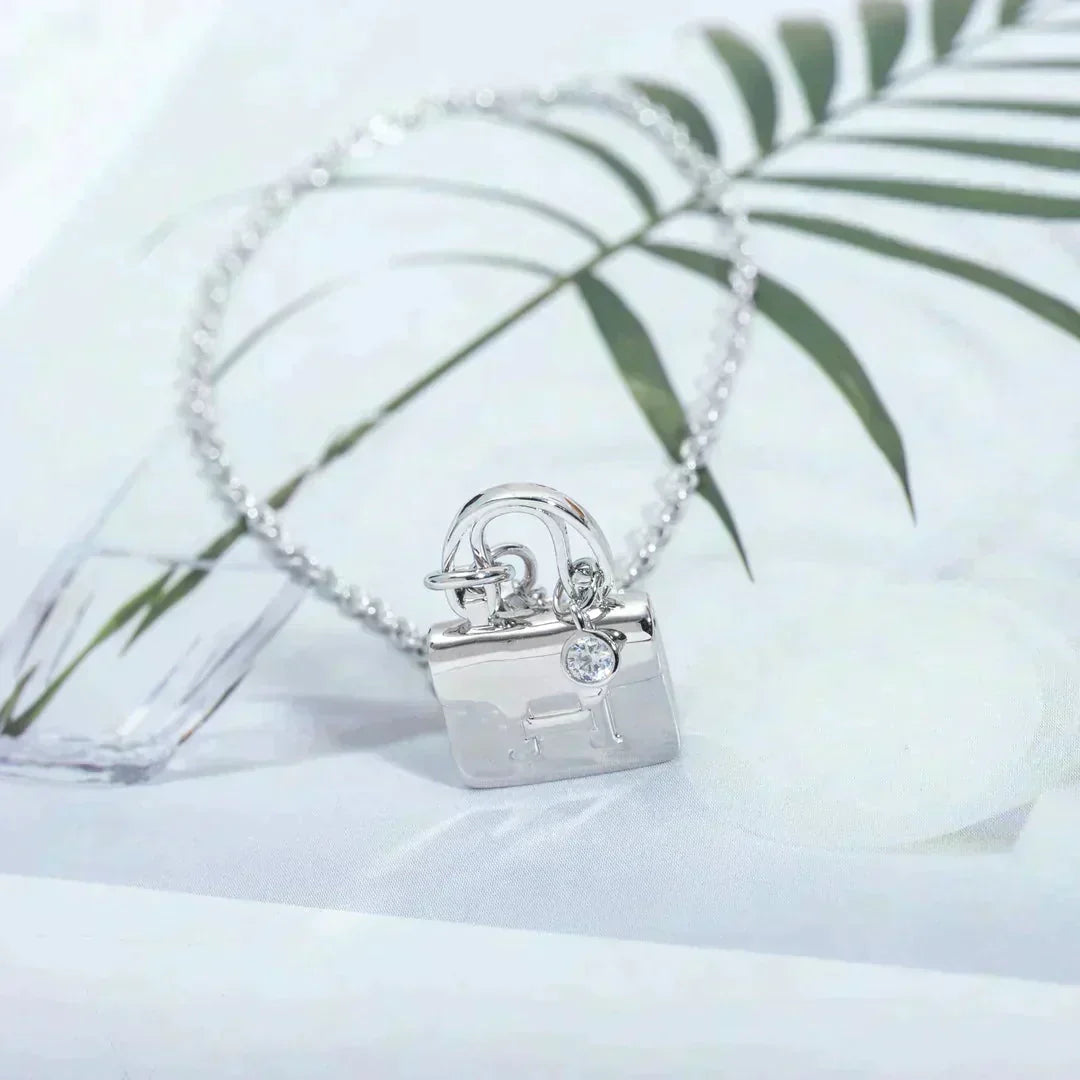 [Triumph Jewelry]AMULETTE PEDANT SILVER NECKLACE