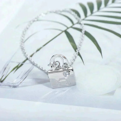 [Triumph Jewelry]AMULETTE PEDANT SILVER NECKLACE