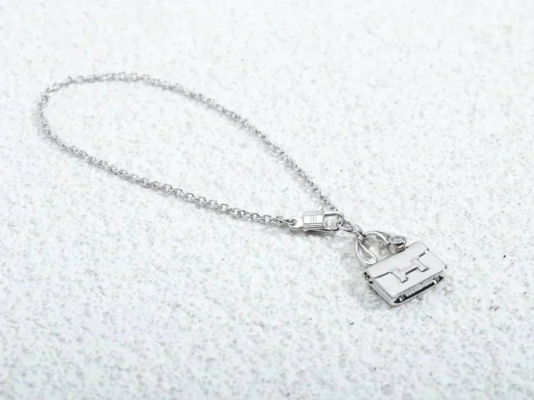 [Triumph Jewelry]AMULETTE PEDANT SILVER NECKLACE