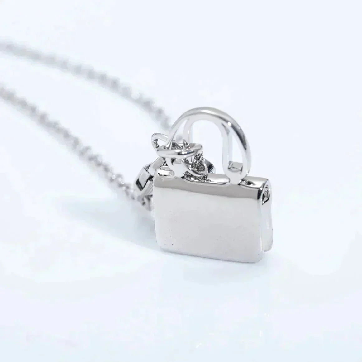 [Triumph Jewelry]AMULETTE PEDANT SILVER NECKLACE