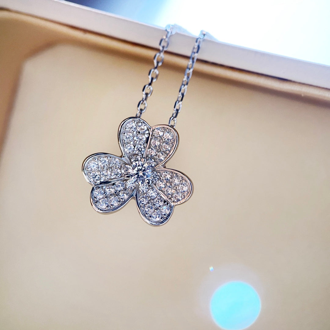 [Triumph Jewelry]CLOVER DIAMOND NECKLACE SILVER