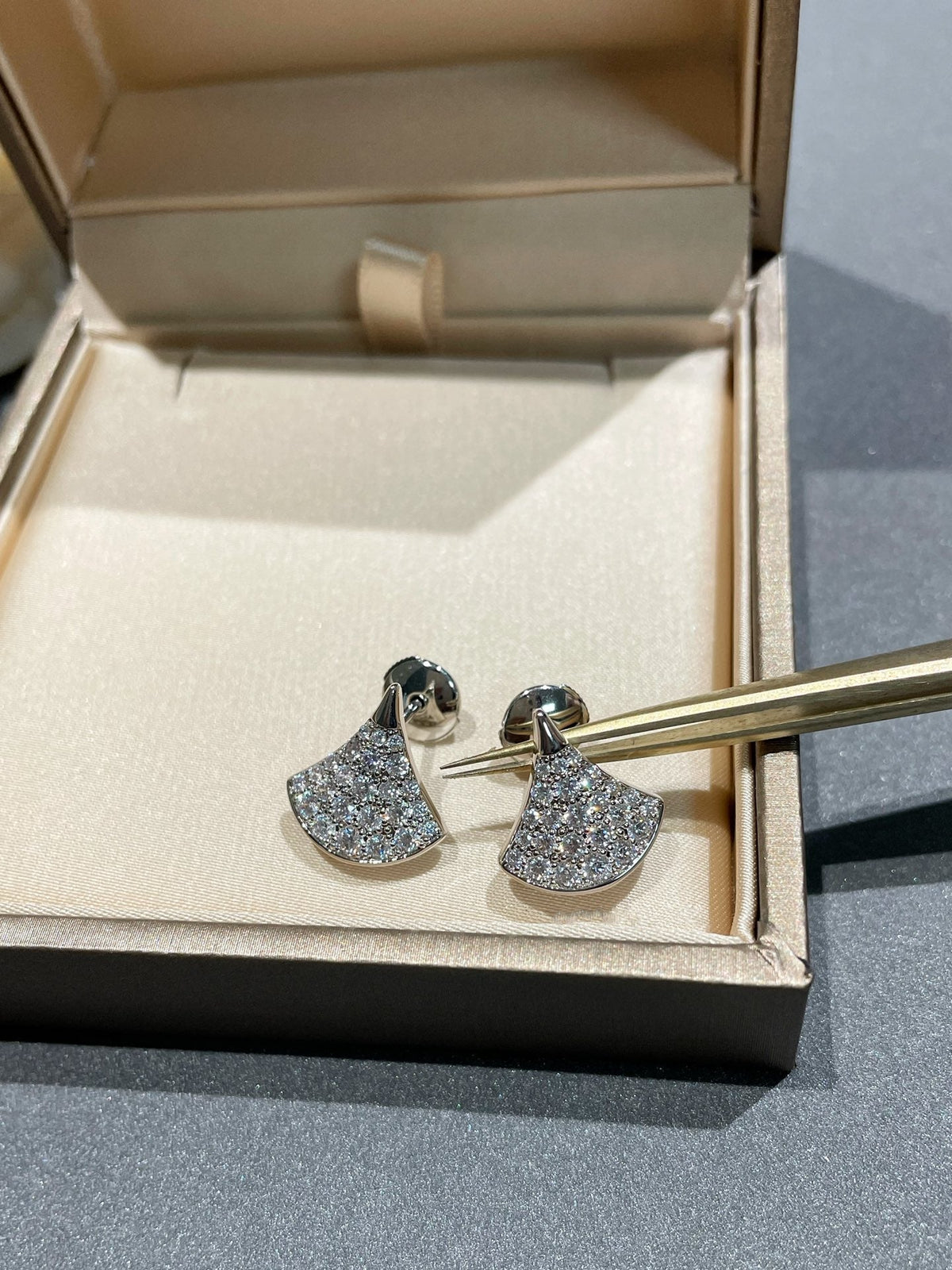 [Triumph Jewelry]DREAM STUD EARRINGS DIAMOND