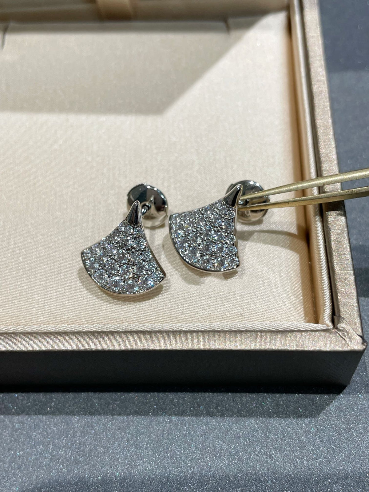 [Triumph Jewelry]DREAM STUD EARRINGS DIAMOND