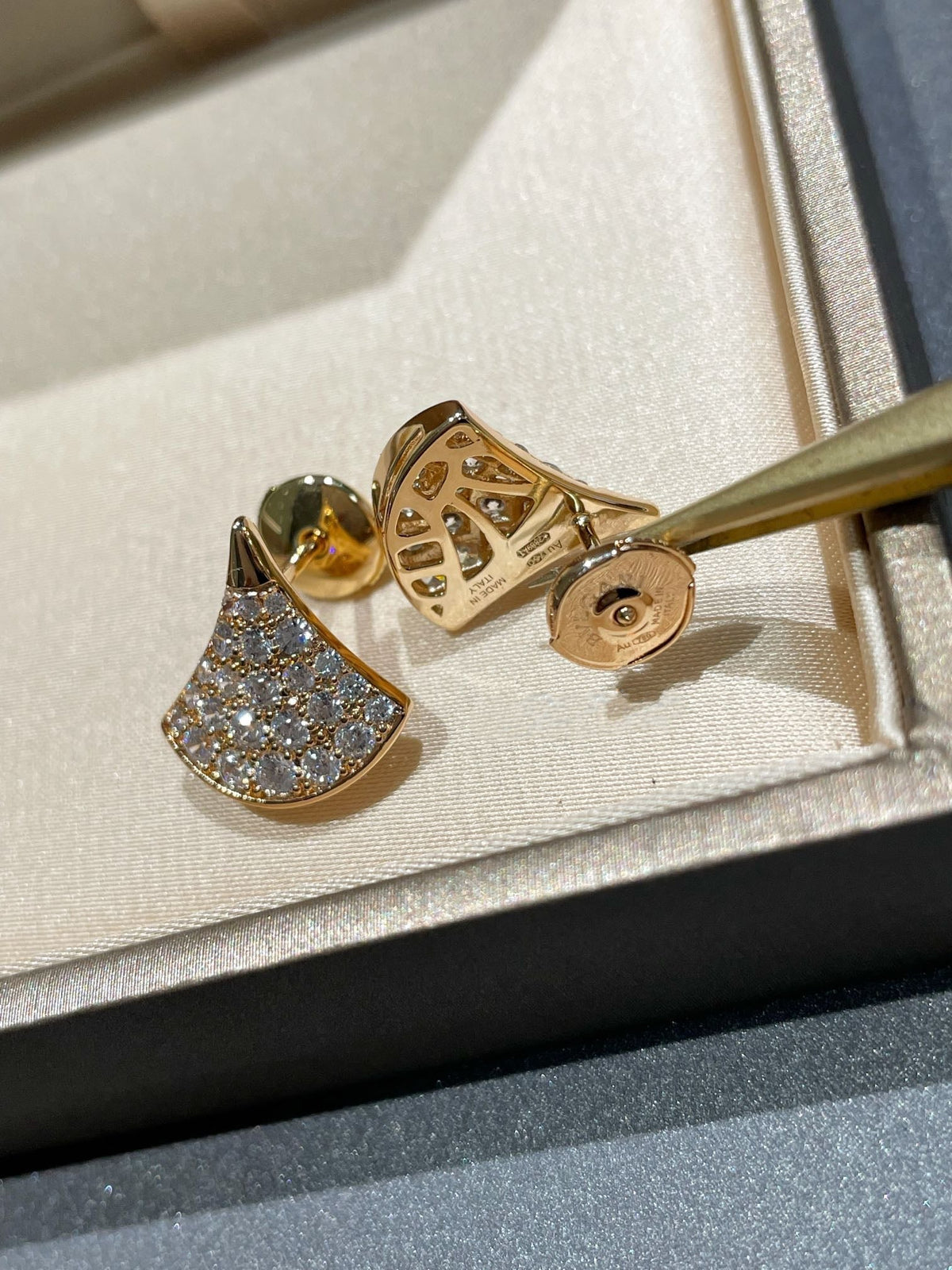 [Triumph Jewelry]DREAM STUD EARRINGS DIAMOND