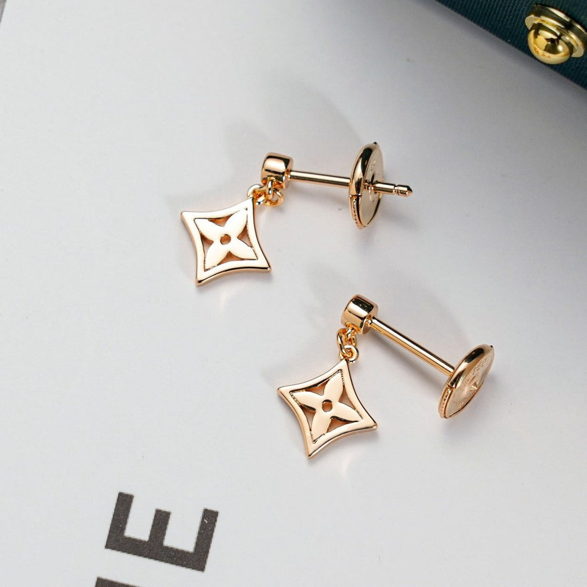 [Triumph Jewelry]STAR EARRINGS GOLD