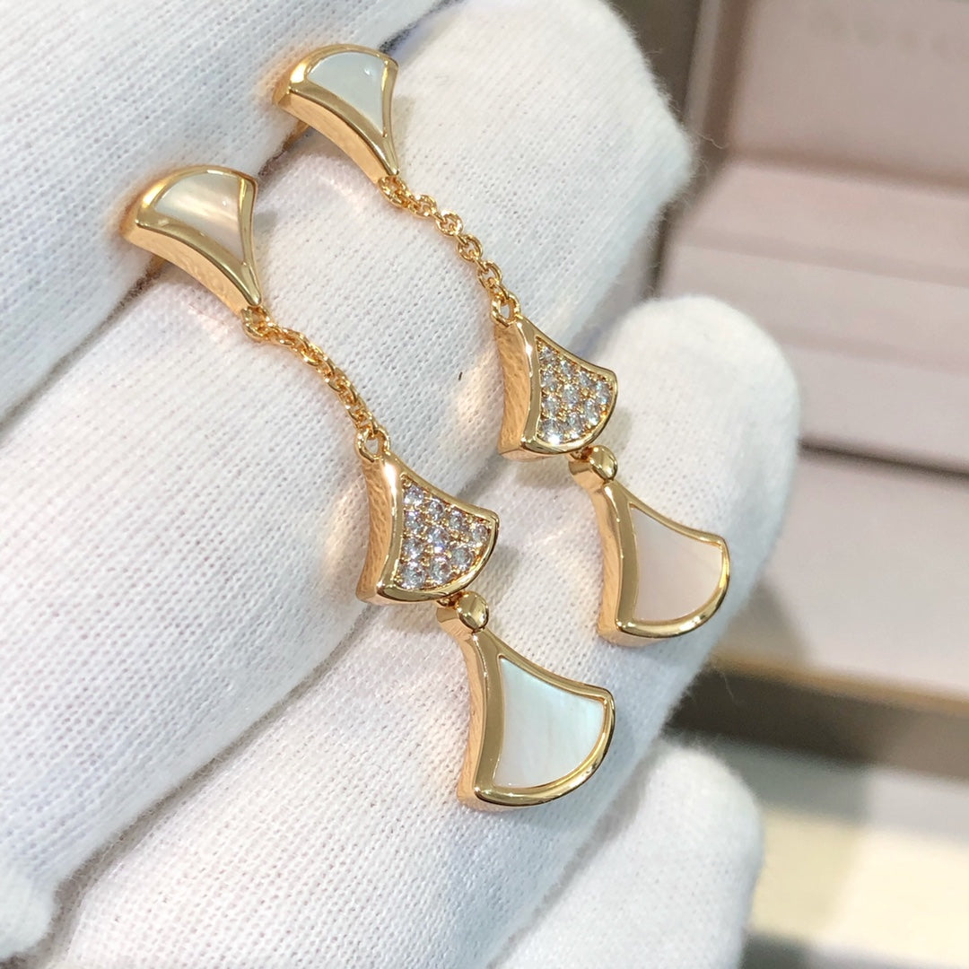 [Triumph Jewelry]DREAM EARRINGS 3 MOTIFS DIAMOND MOP PINK GOLD