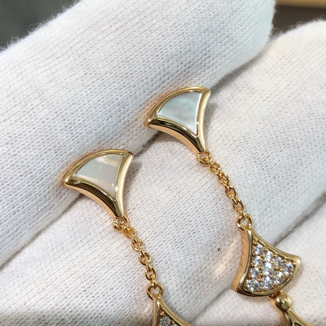 [Triumph Jewelry]DREAM EARRINGS 3 MOTIFS DIAMOND MOP PINK GOLD