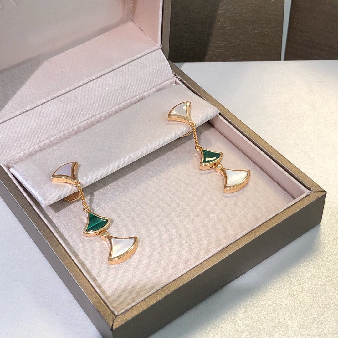 [Triumph Jewelry]DREAM EARRINGS 3 MOTIFS MALACHITE MOP PINK GOLD