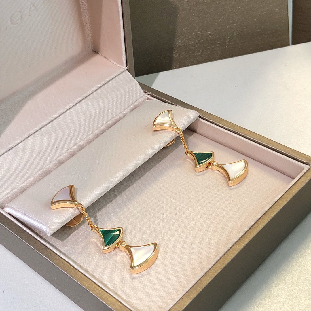 [Triumph Jewelry]DREAM EARRINGS 3 MOTIFS MALACHITE MOP PINK GOLD