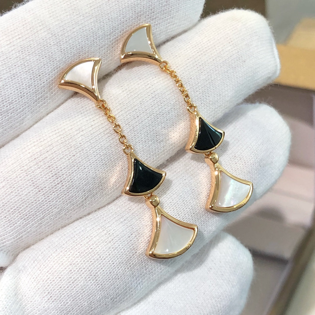 [Triumph Jewelry]DREAM EARRINGS 3 MOTIFS ONYX MOP PINK GOLD