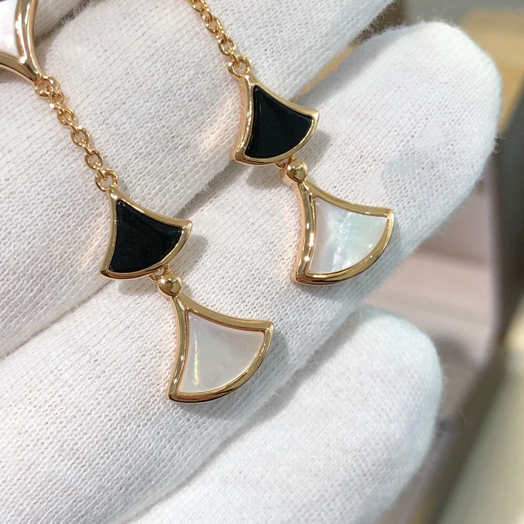 [Triumph Jewelry]DREAM EARRINGS 3 MOTIFS ONYX MOP PINK GOLD