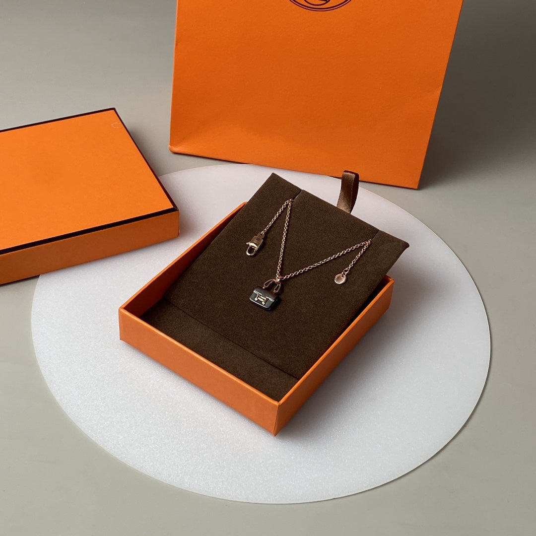 [Triumph Jewelry]CONSTANCE BLACK PEDANT PINK GOLD NECKLACE