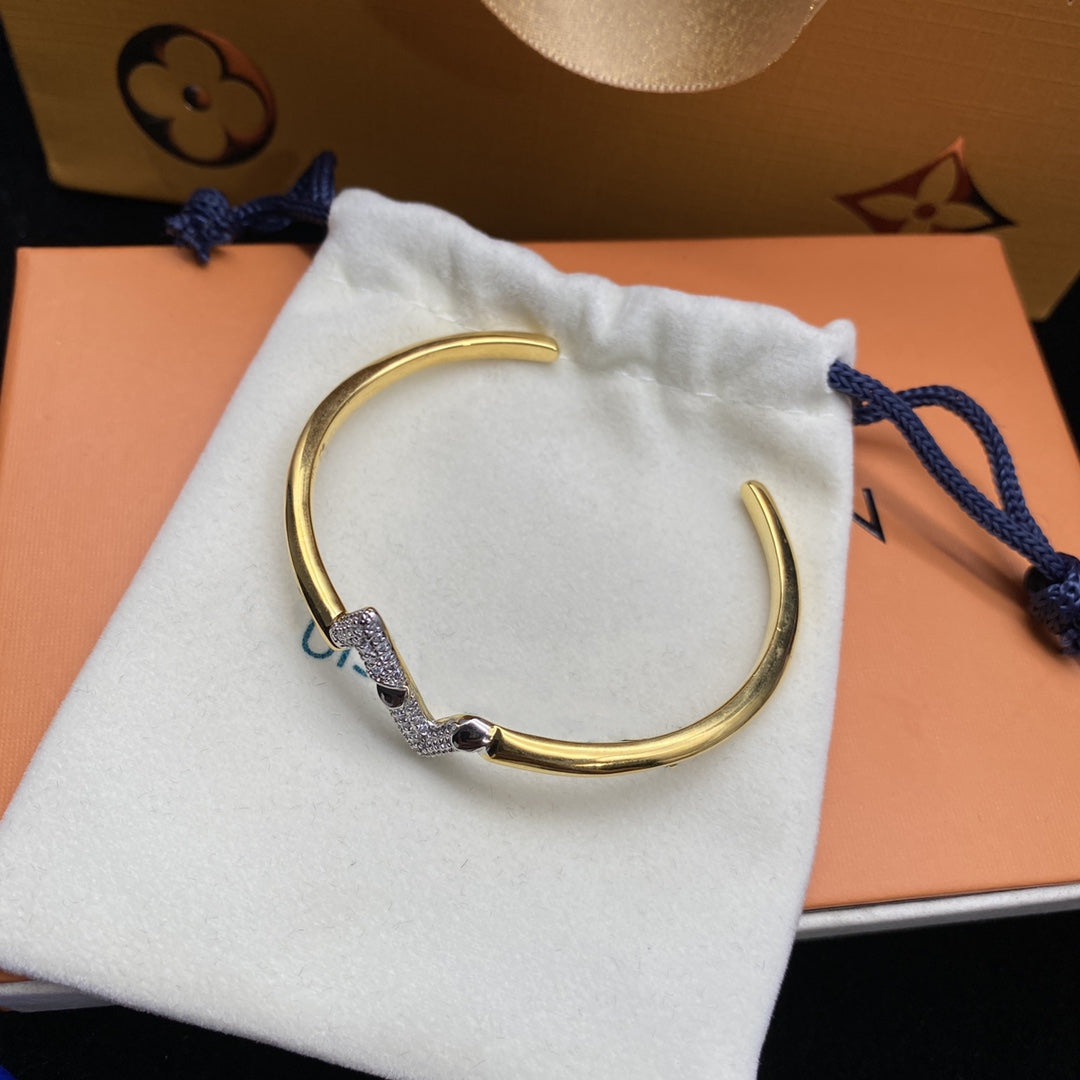[Triumph Jewelry]VOLTE UPSITE DOWN DIAMOND GOLD OPEN BRACELET