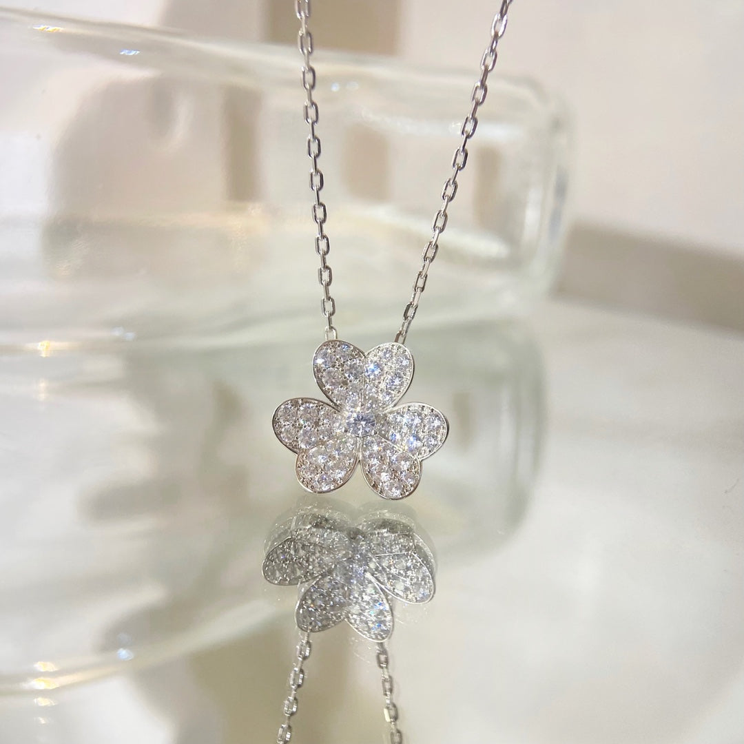 [Triumph Jewelry]FLOWER DIAMOND NECKLACE