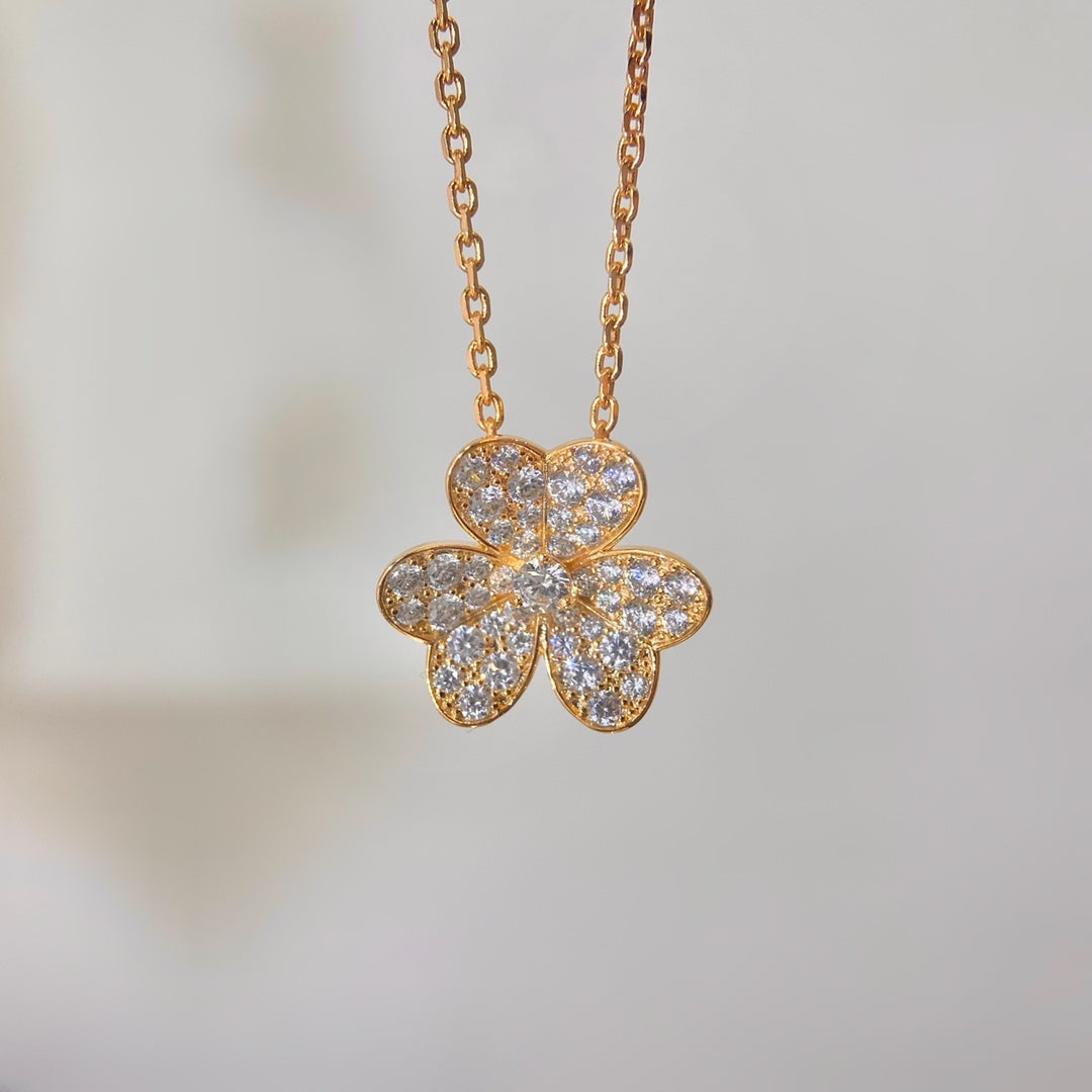 [Triumph Jewelry]FLOWER DIAMOND NECKLACE